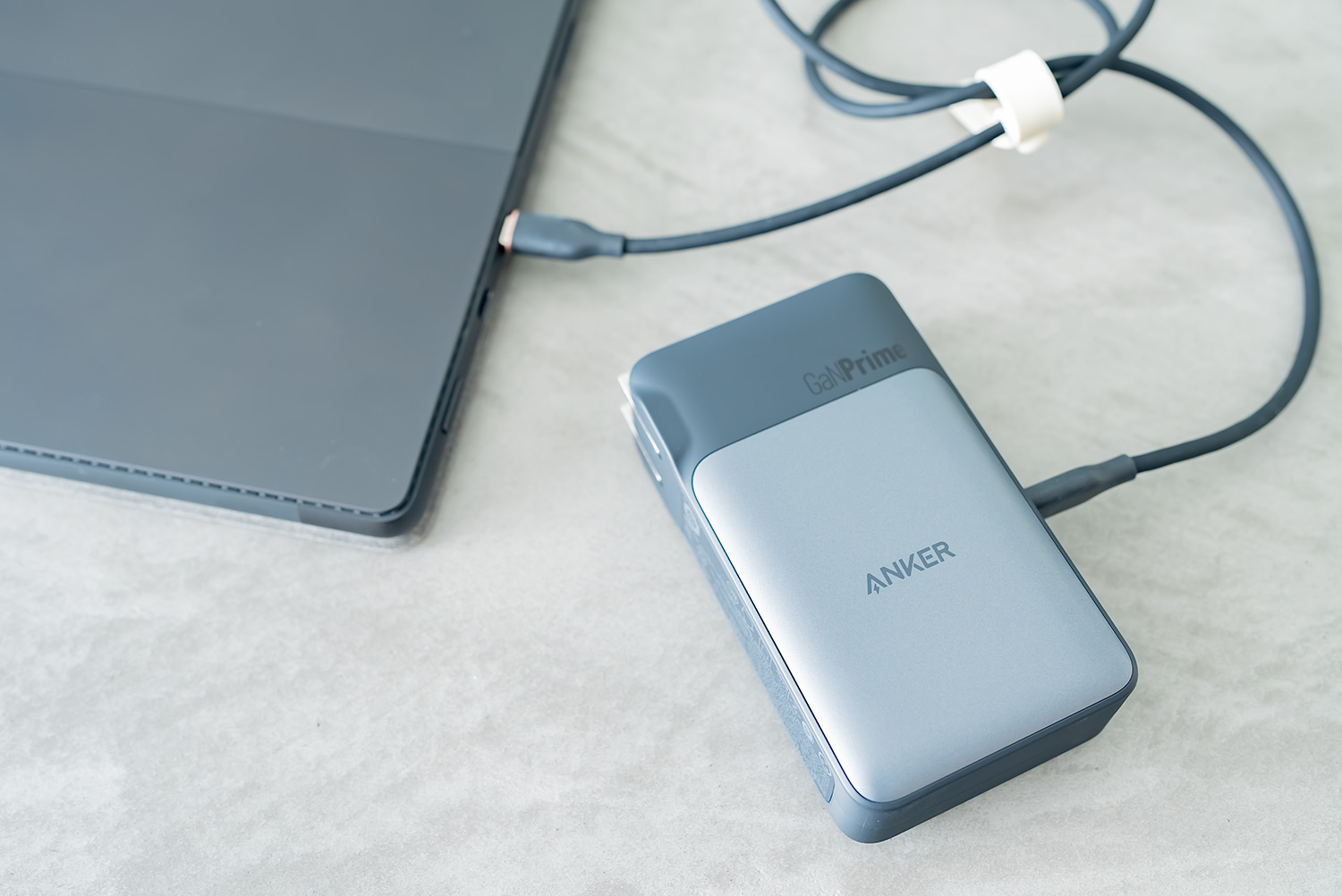 Anker 733 Power Bank 使用イメージ