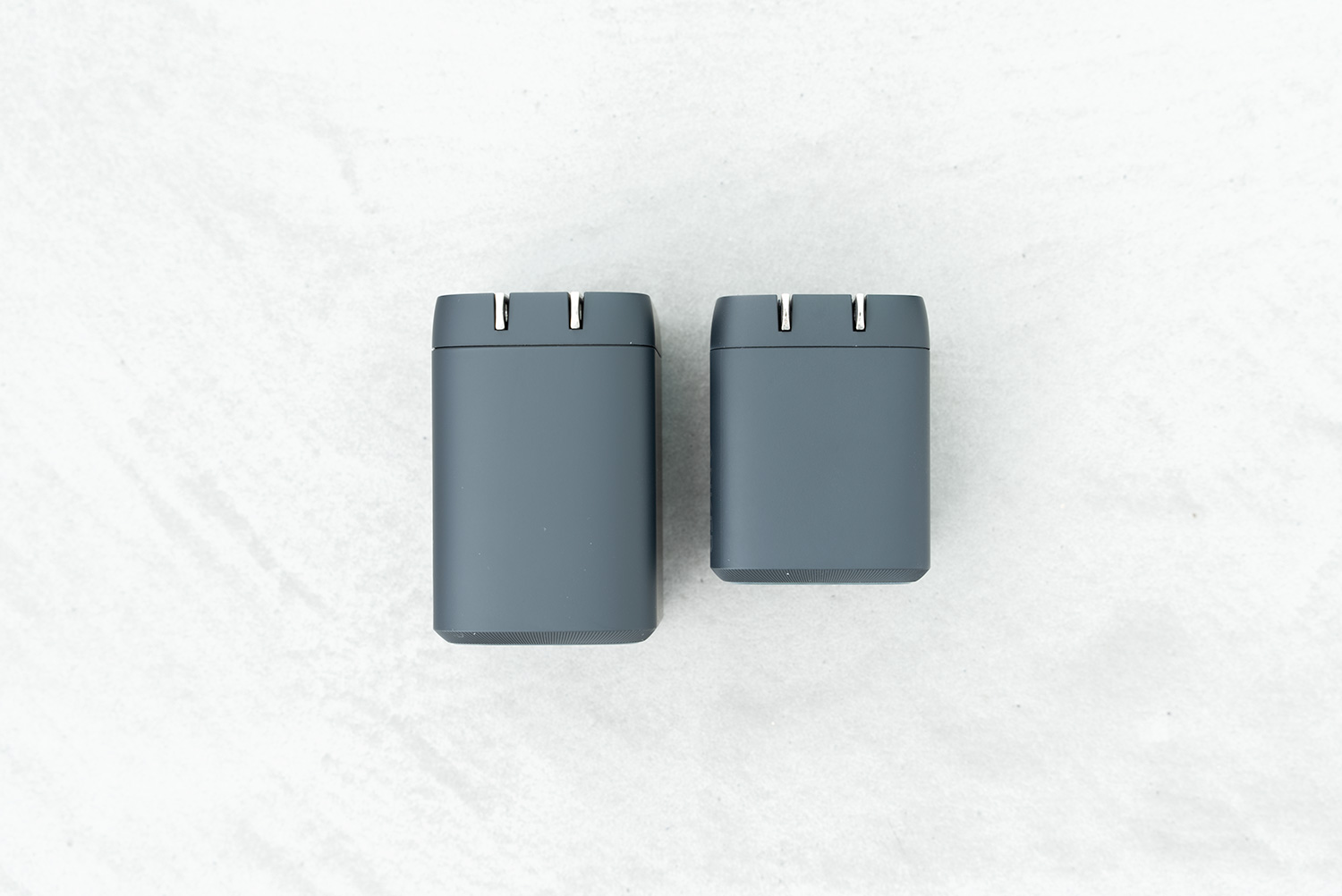 Anker Prime Wall Charger (67W, 3 ports, GaN)とのサイズ比較
