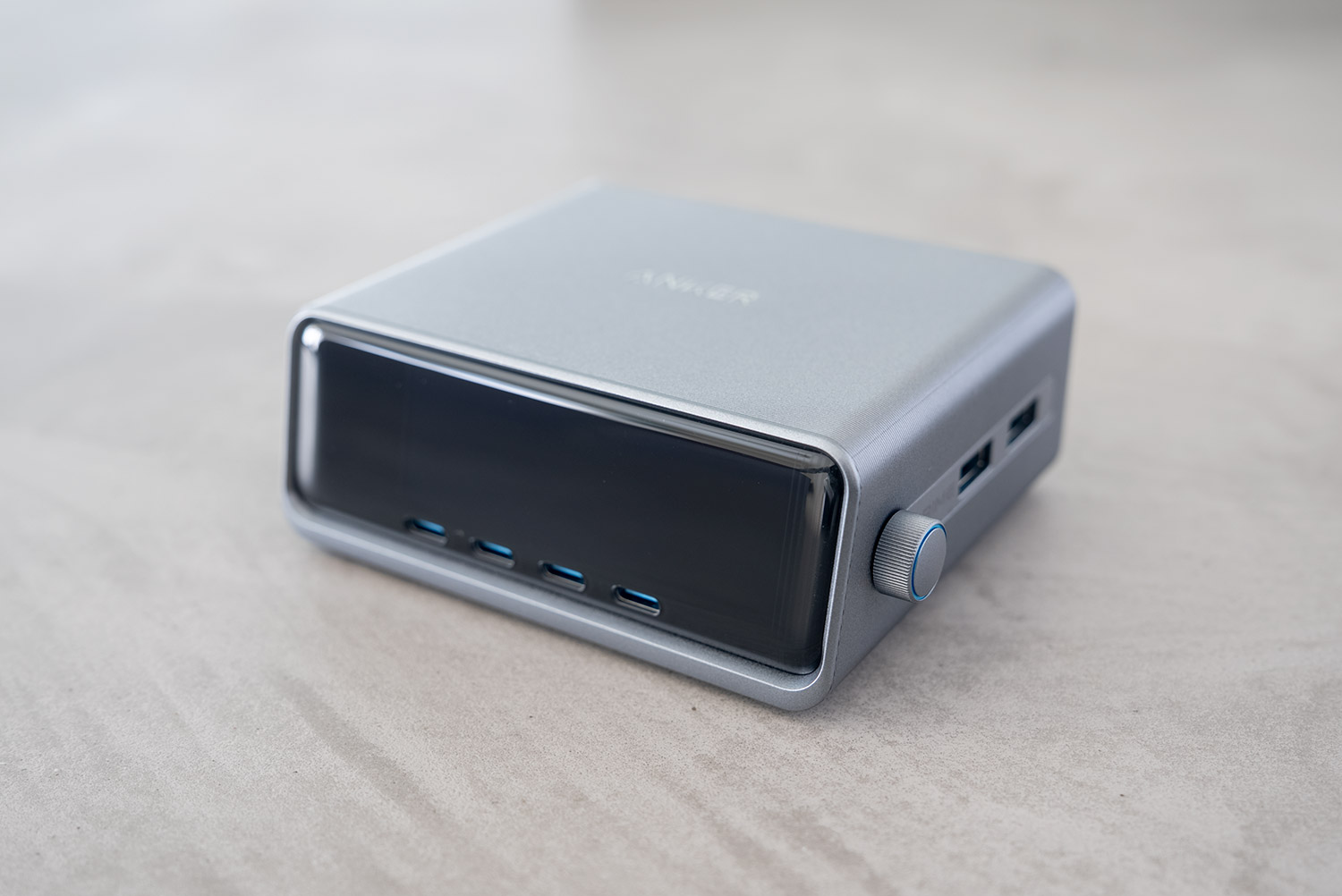 Anker Prime Charger (250W, 6 Ports, GaN)開封&外観レビュー　本体