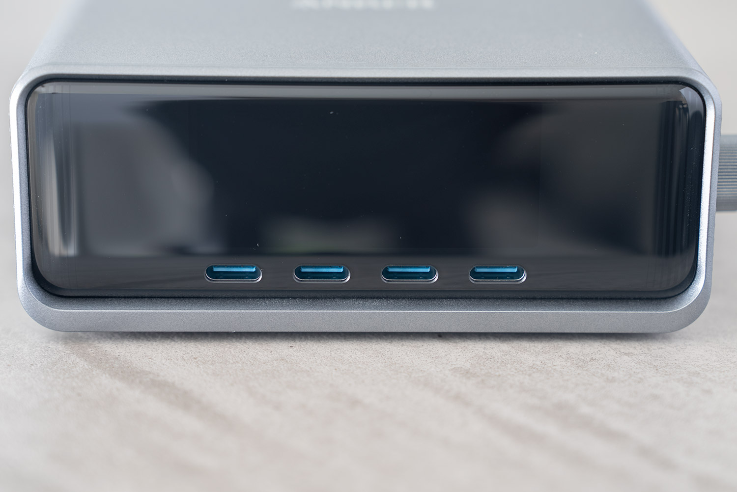Anker Prime Charger (250W, 6 Ports, GaN)開封&外観レビュー　本体