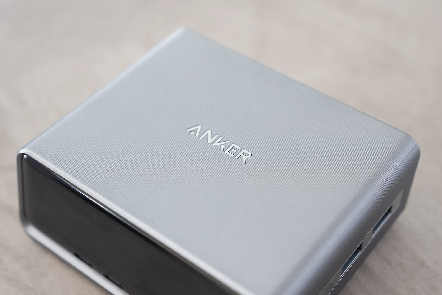 Anker Prime Charger (250W, 6 Ports, GaN)開封&外観レビュー　本体