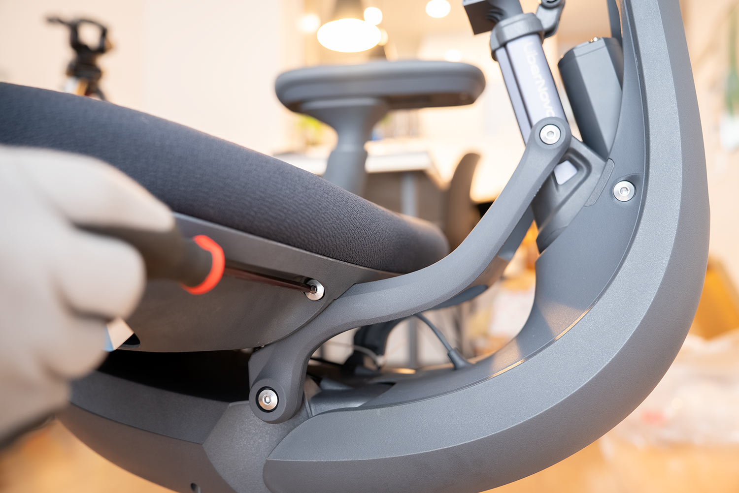 LiberNovo Omniを開封&組み立て